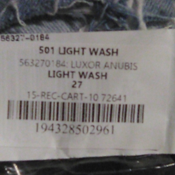 COPY - NWT Size:27 Levi’s 501 High-Rise light wash distressed Denim Shorts - Picture 3 of 8